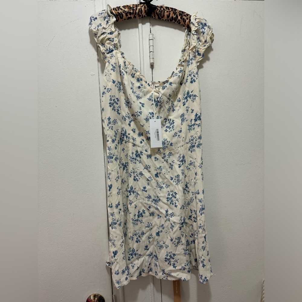 $269 Reformation Pacey Dress in Lula Size 12 Floral white & blue 🤍💙 - Picture 7 of 11